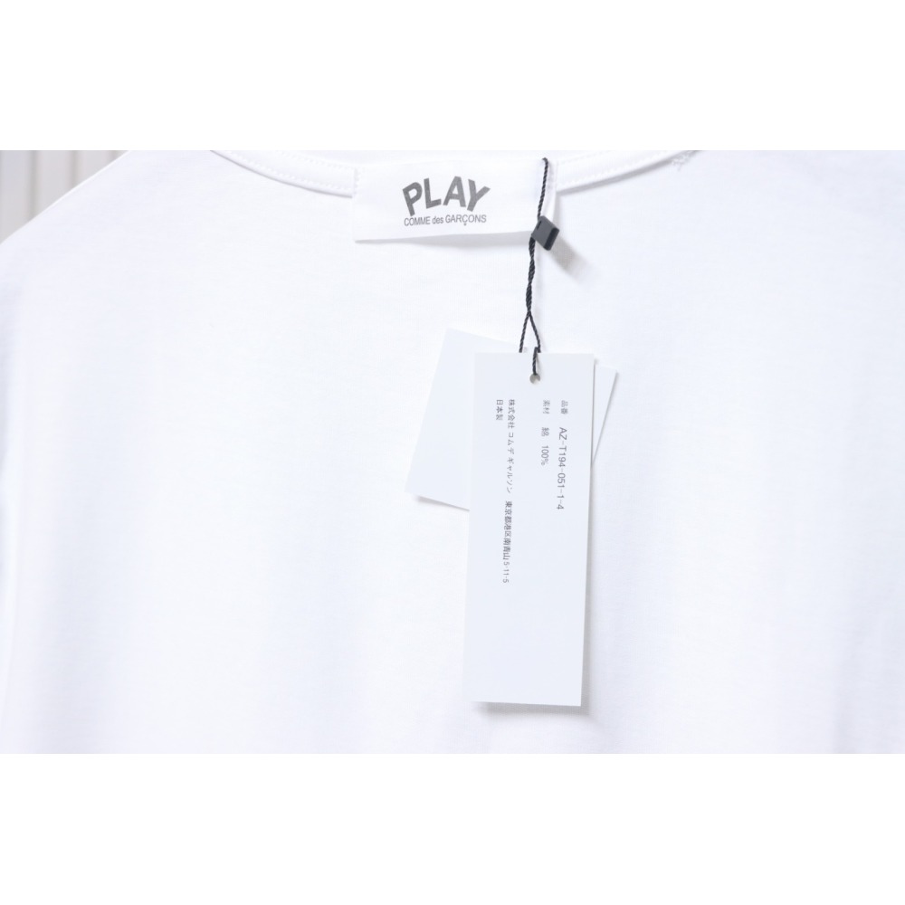 CDG PLAY Heart Round Neck T-shirt