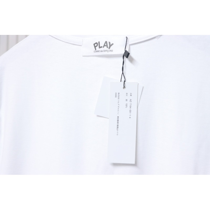 CDG PLAY Heart Round Neck T-shirt
