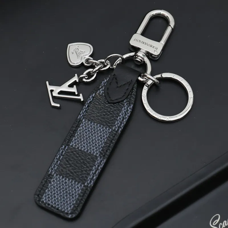 [Add One] Louis Vuitton Mini Heart Keychain 5