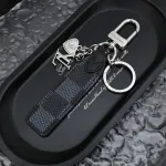 [Add One] Louis Vuitton Mini Heart Keychain 5