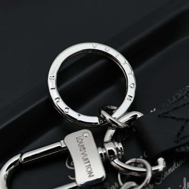 [Add One] Louis Vuitton Mini Heart Keychain 5