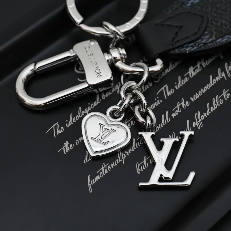 [Add One] Louis Vuitton Mini Heart Keychain 5