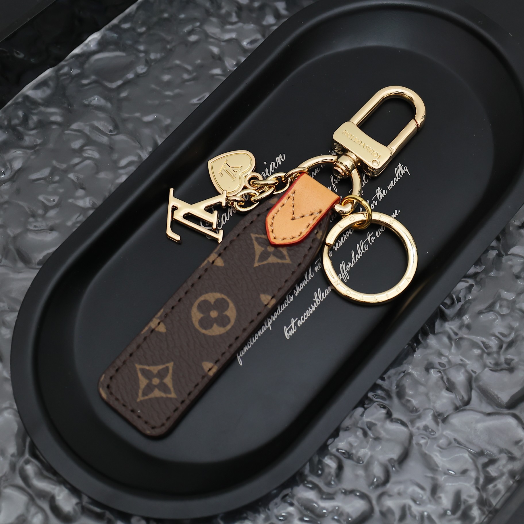 [Add One] Louis Vuitton Mini Heart Keychain 1