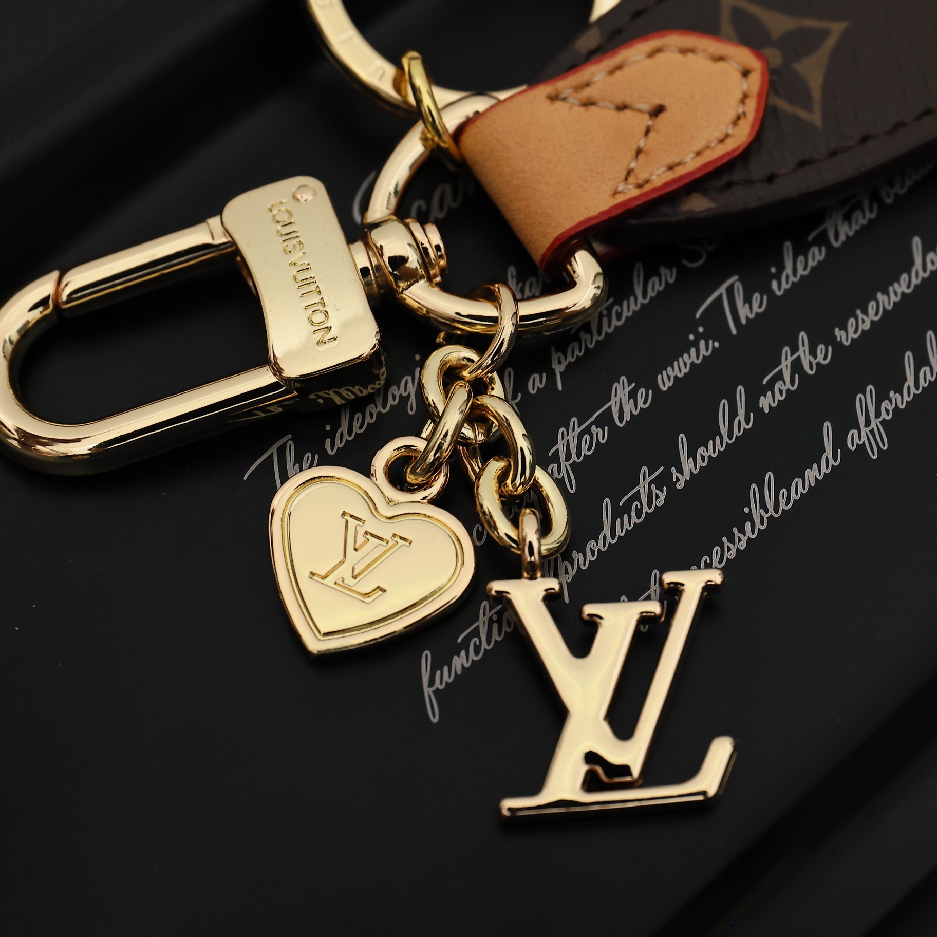 [Add One] Louis Vuitton Mini Heart Keychain 1
