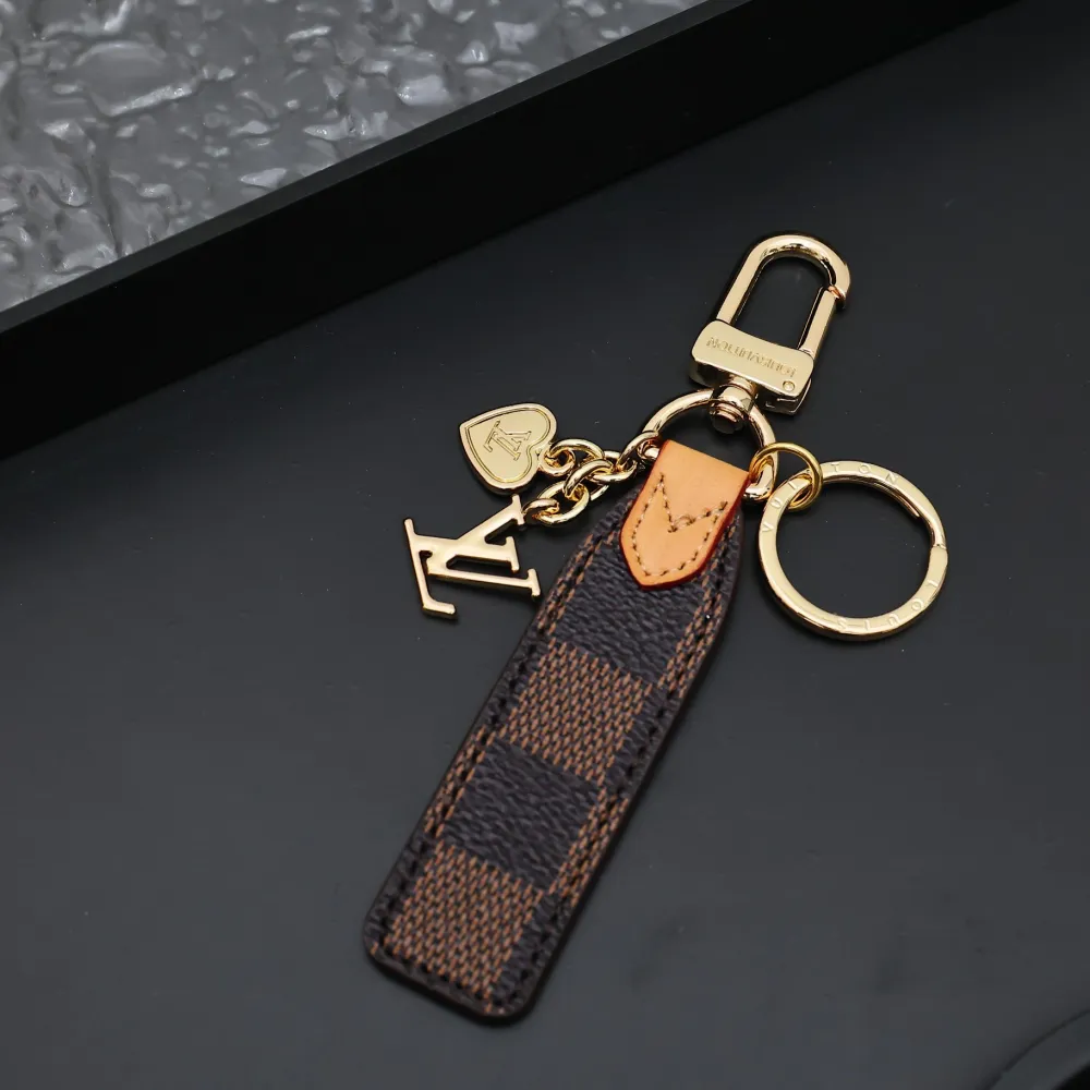 [Add One] Louis Vuitton Mini Heart Keychain 2