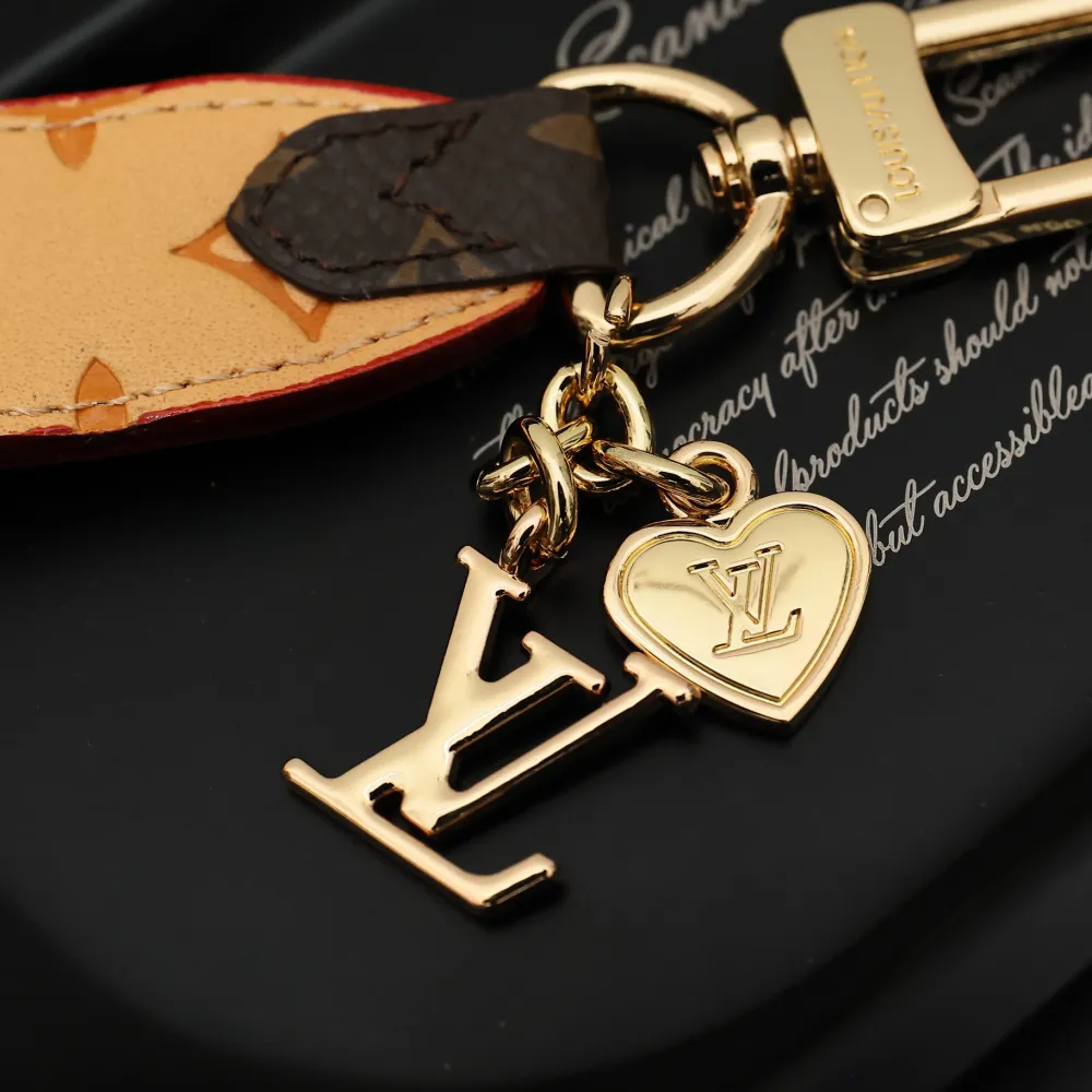 [Add One] Louis Vuitton Mini Heart Keychain 3