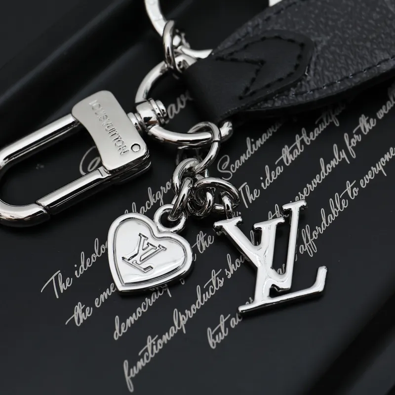 [Add One] Louis Vuitton Mini Heart Keychain 4