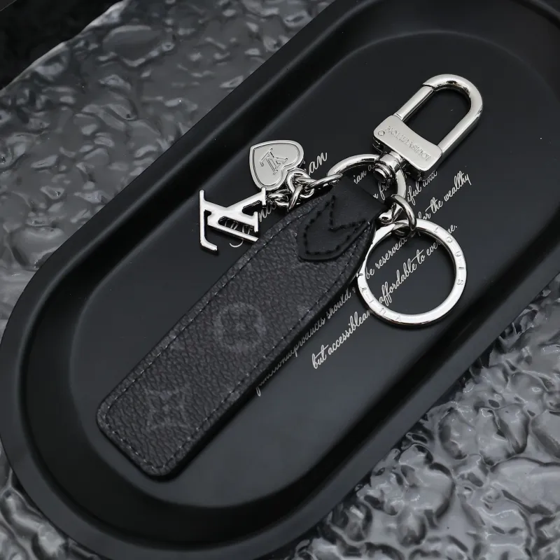 [Add One] Louis Vuitton Mini Heart Keychain 4