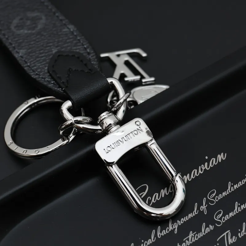 [Add One] Louis Vuitton Mini Heart Keychain 4