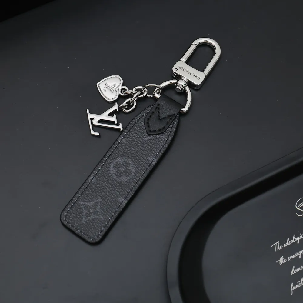 [Add One] Louis Vuitton Mini Heart Keychain 4