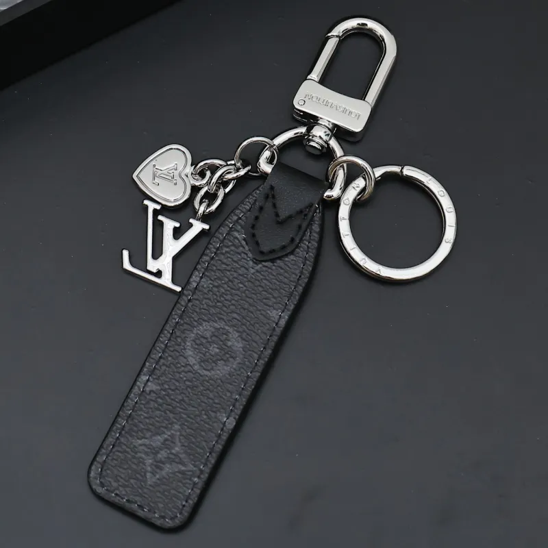 [Add One] Louis Vuitton Mini Heart Keychain 4