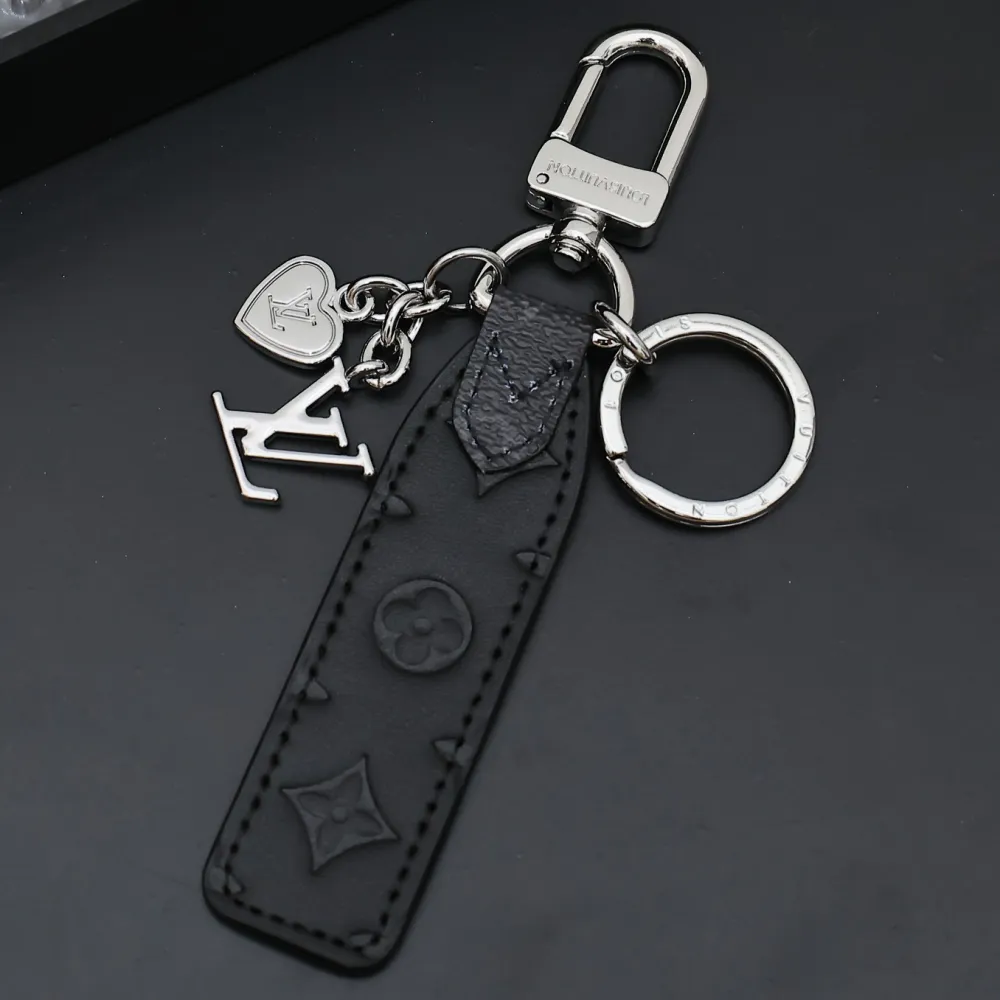 [Add One] Louis Vuitton Mini Heart Keychain 6