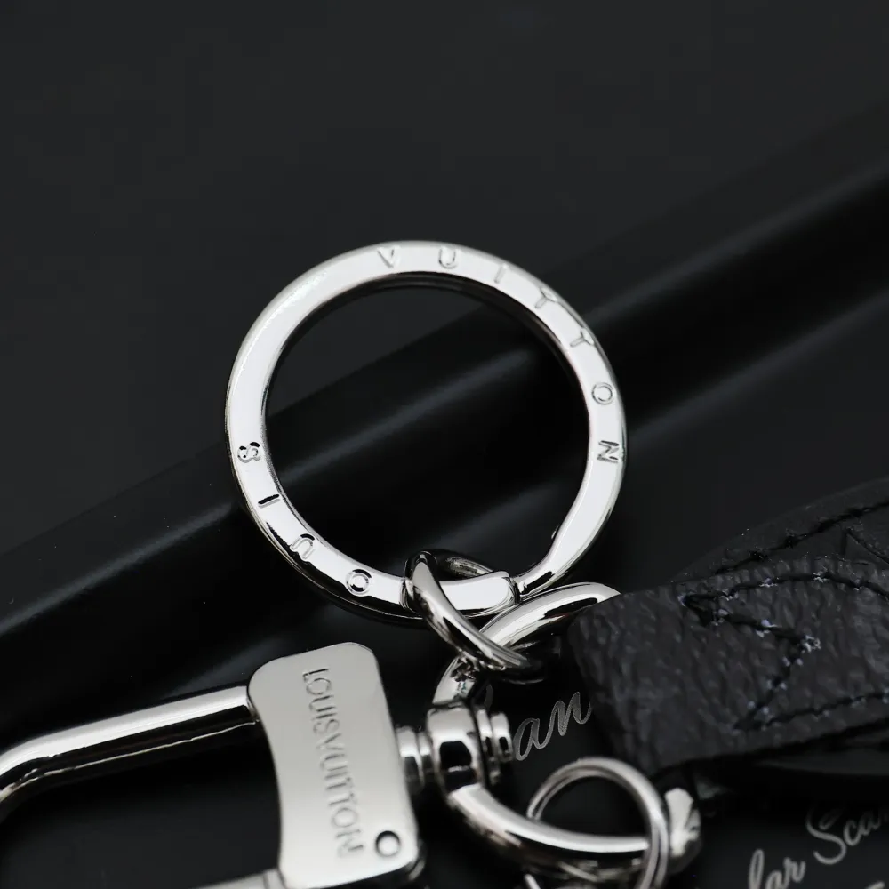 [Add One] Louis Vuitton Mini Heart Keychain 6