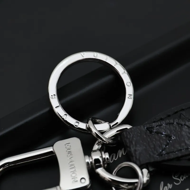 [Add One] Louis Vuitton Mini Heart Keychain 6