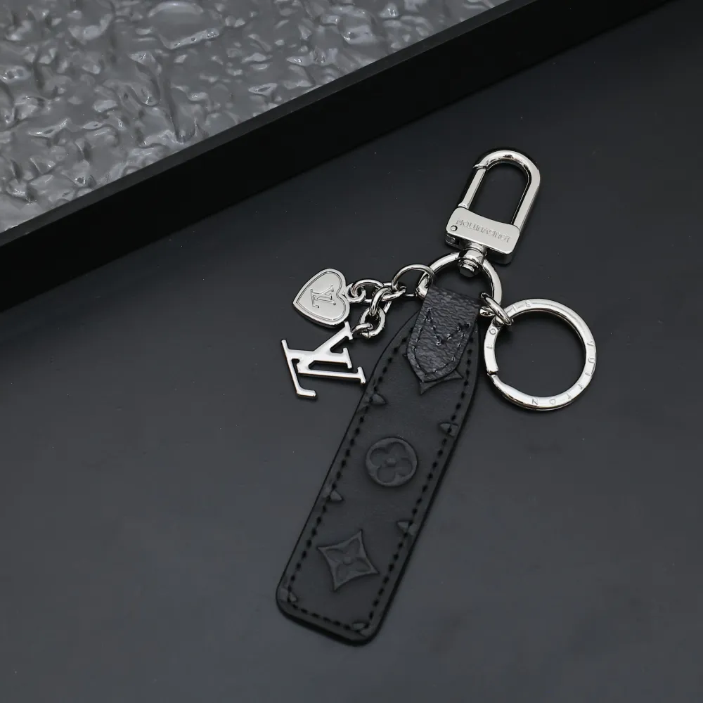 [Add One] Louis Vuitton Mini Heart Keychain 6