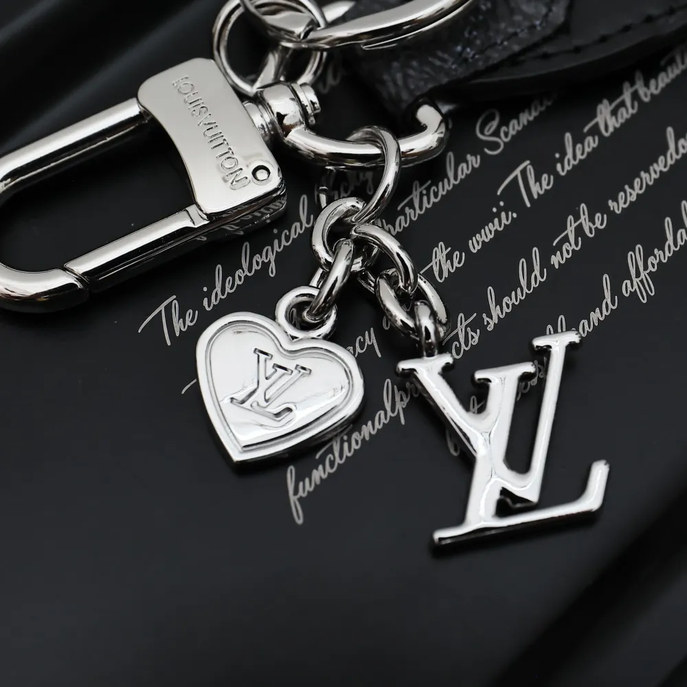 [Add One] Louis Vuitton Mini Heart Keychain 6