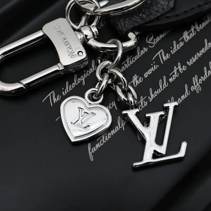 [Add One] Louis Vuitton Mini Heart Keychain 6