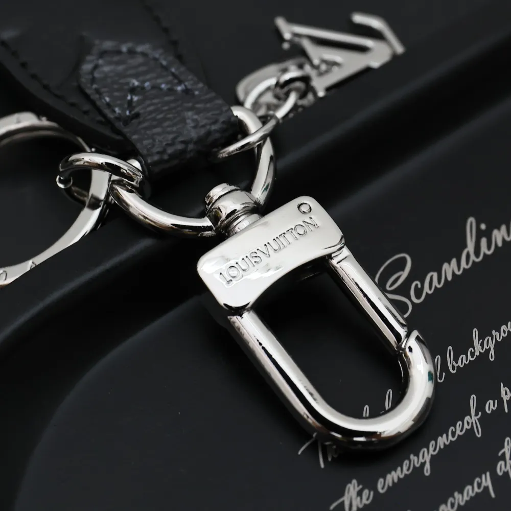 [Add One] Louis Vuitton Mini Heart Keychain 6