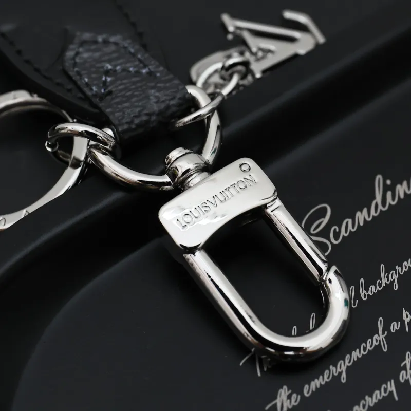 [Add One] Louis Vuitton Mini Heart Keychain 6