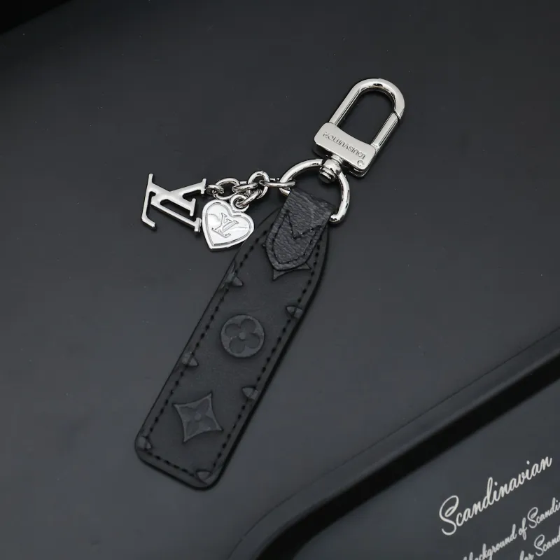 [Add One] Louis Vuitton Mini Heart Keychain 6