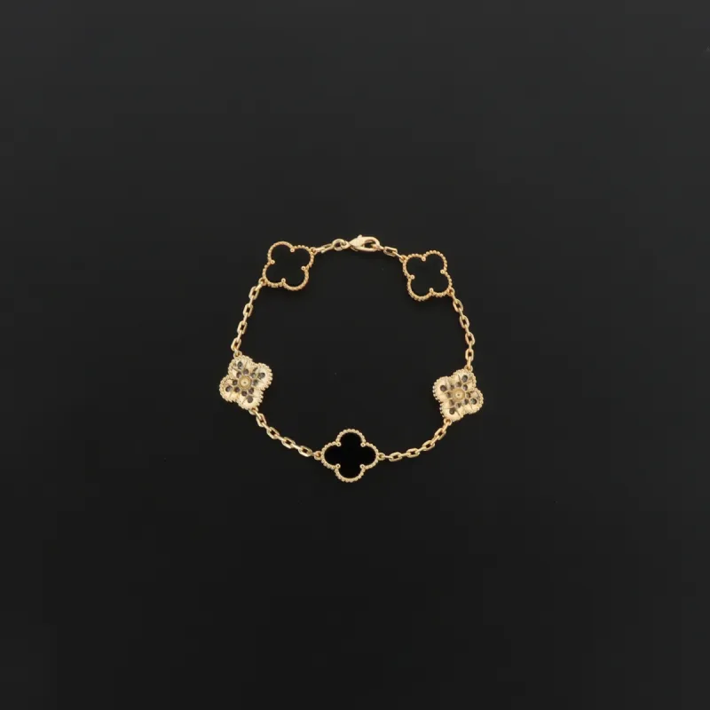 Van Cleef & Arpels Sweet Alhambra Bracelet Onyx/Gold
