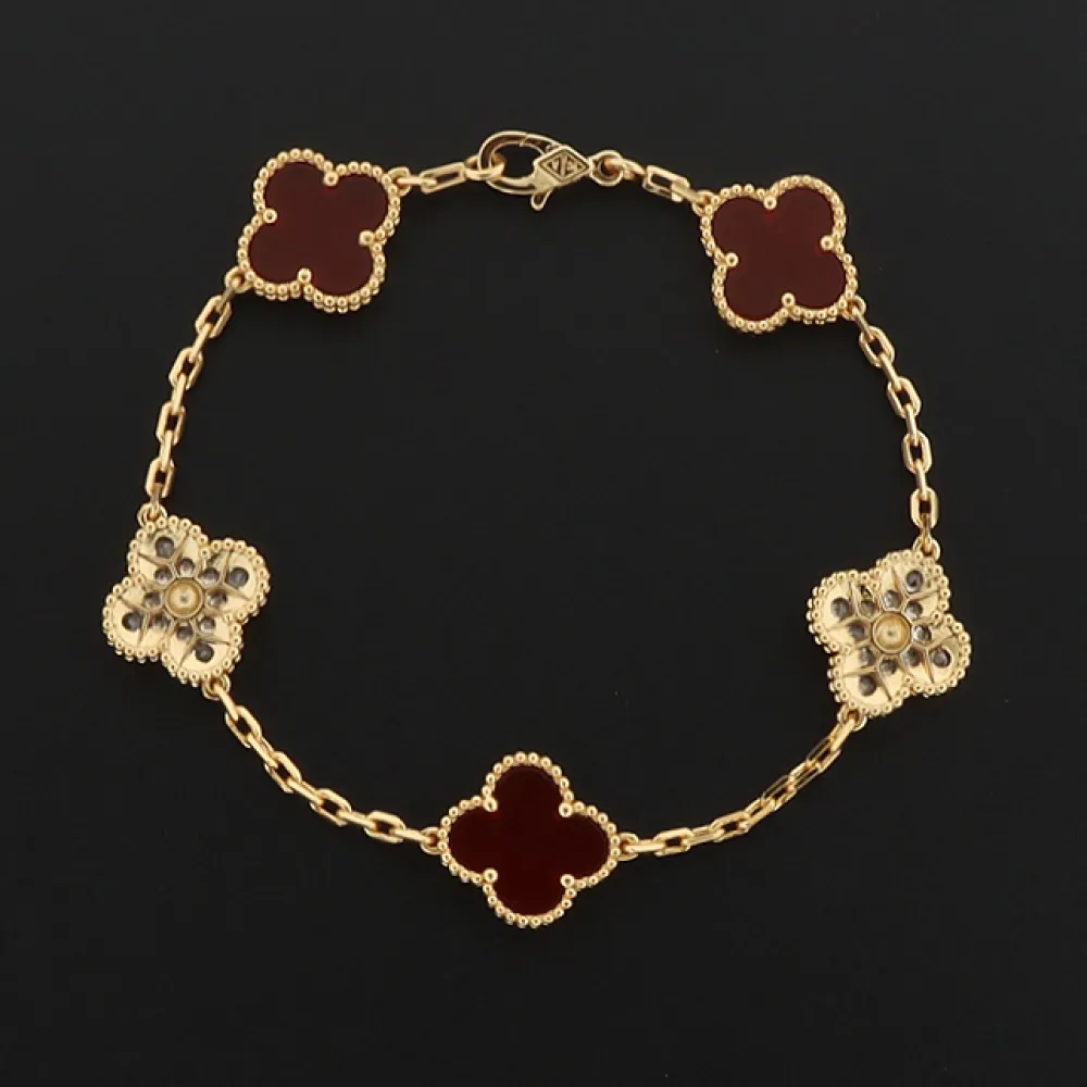 Van Cleef & Arpels Sweet Alhambra White Carnelian/Gold