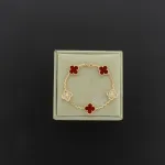 Van Cleef & Arpels Sweet Alhambra White Carnelian/Gold