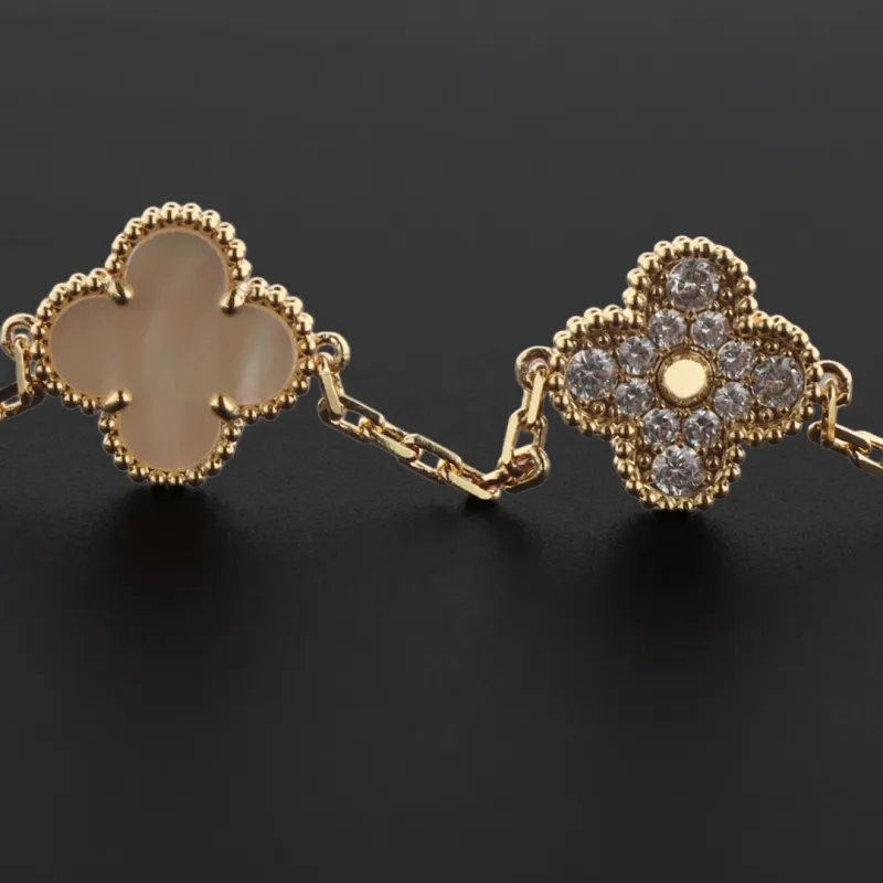 Van Cleef & Arpels Sweet Alhambra White mother-of-pearl/gold