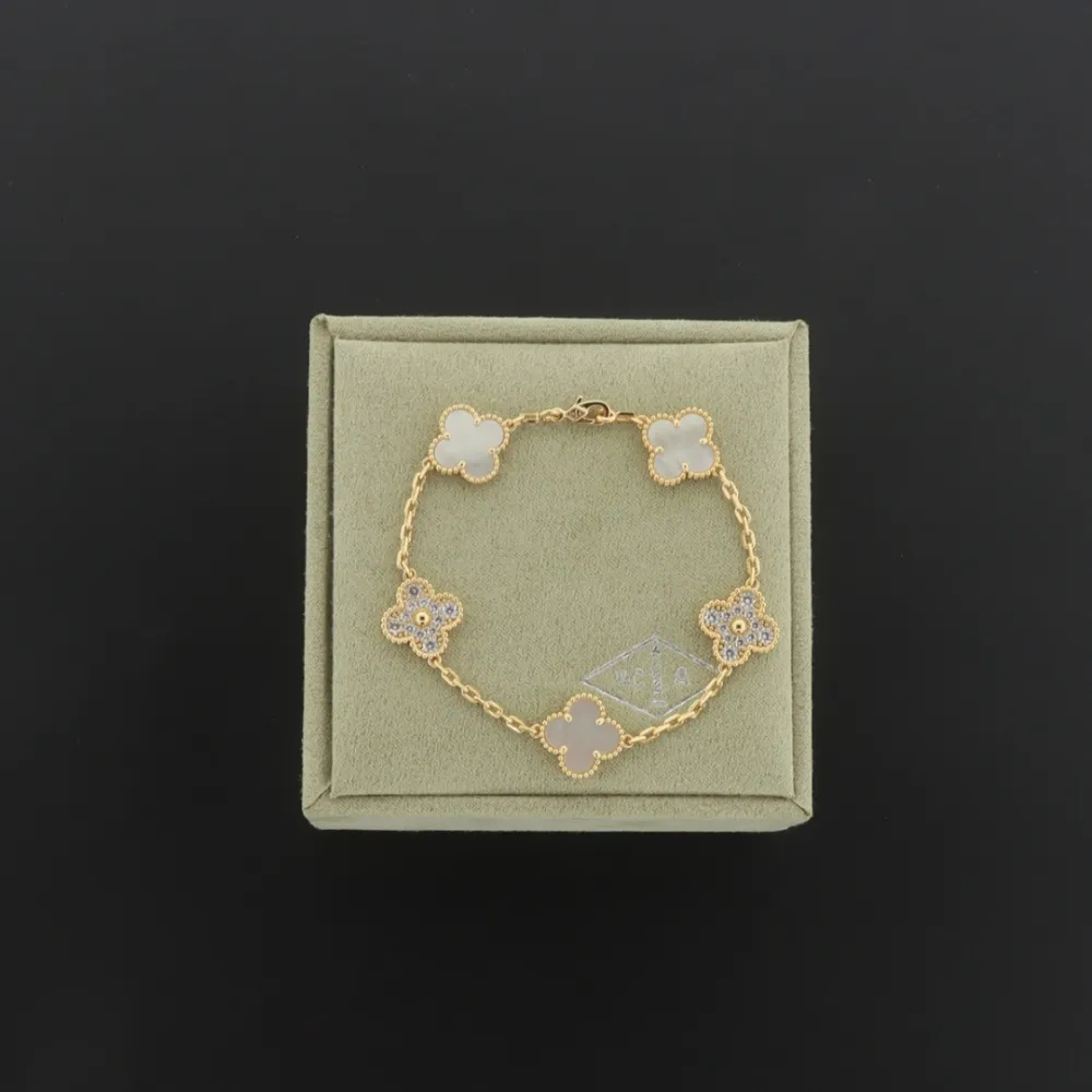 Van Cleef & Arpels Sweet Alhambra White mother-of-pearl/gold