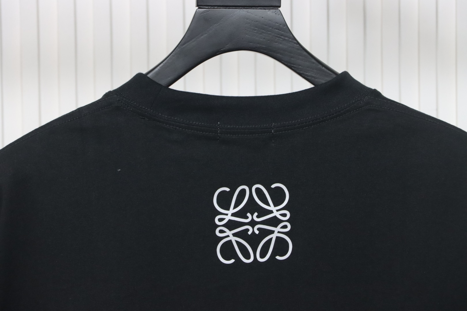 Loewe 23SS 3D Embossed Four-Leaf Clover T-Shirt Black