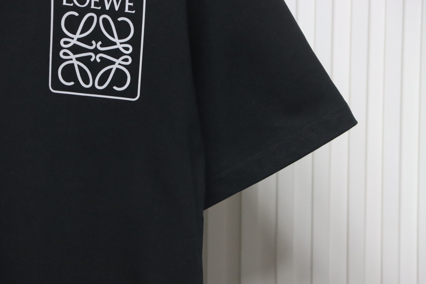 Loewe 23SS 3D Embossed Four-Leaf Clover T-Shirt Black