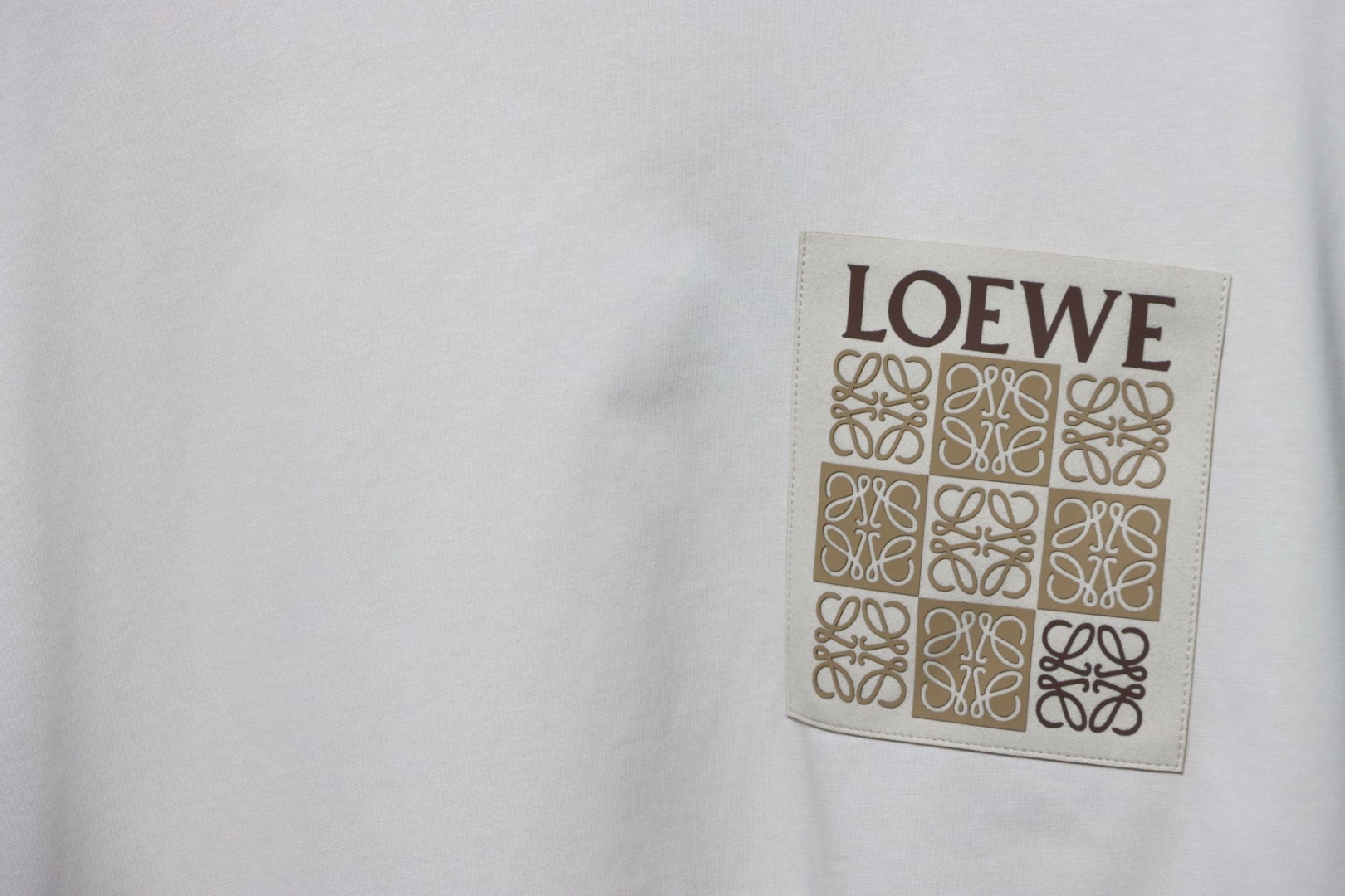 Loewe 25ss Pocket Embossed T-Shirt Brown