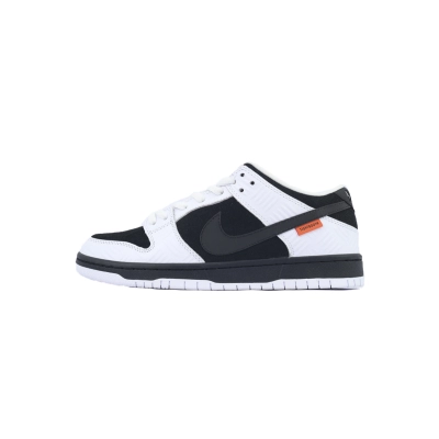 PK God Batch TIGHTBOOTH x Nike SB Dunk Low Panda Co Branding FD2629-100 01