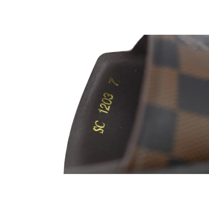 LOUIS VUITTON Oasis Classic Plaid