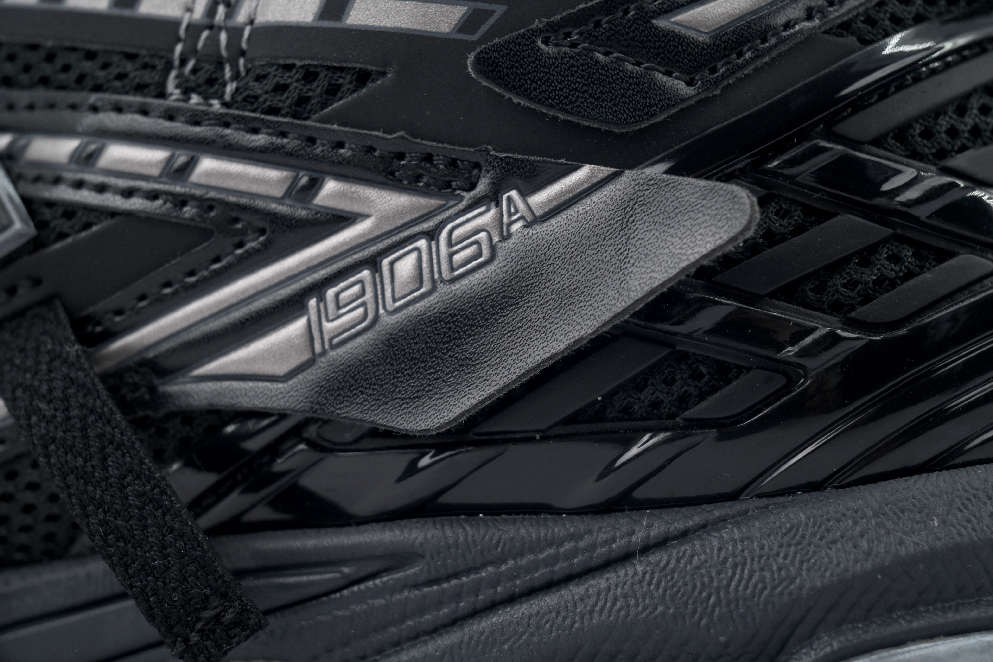 New Balance 1906R Black M1906AF