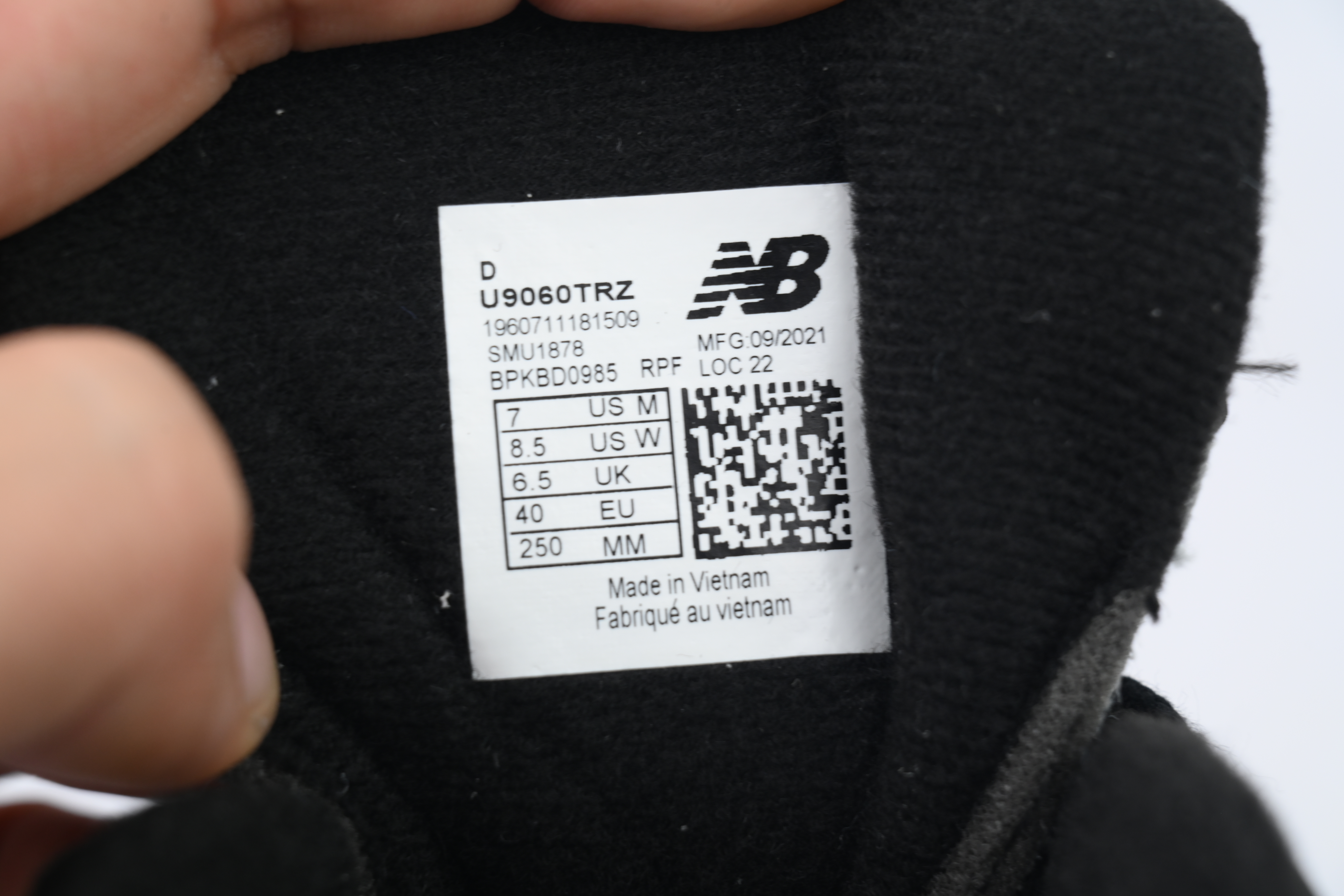 New Balance 9060 Black Yellow U9060TRZ