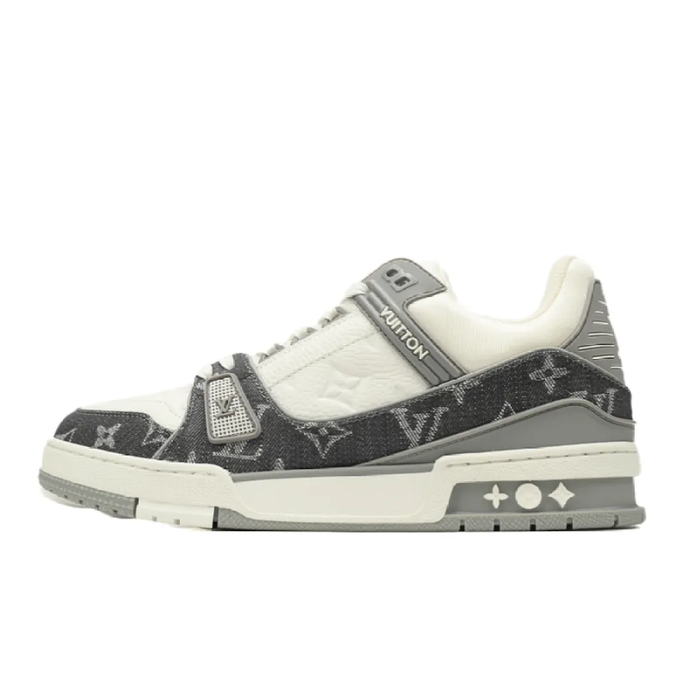 Louis Vuitton Trainer Sneaker Grey 1AHOUD