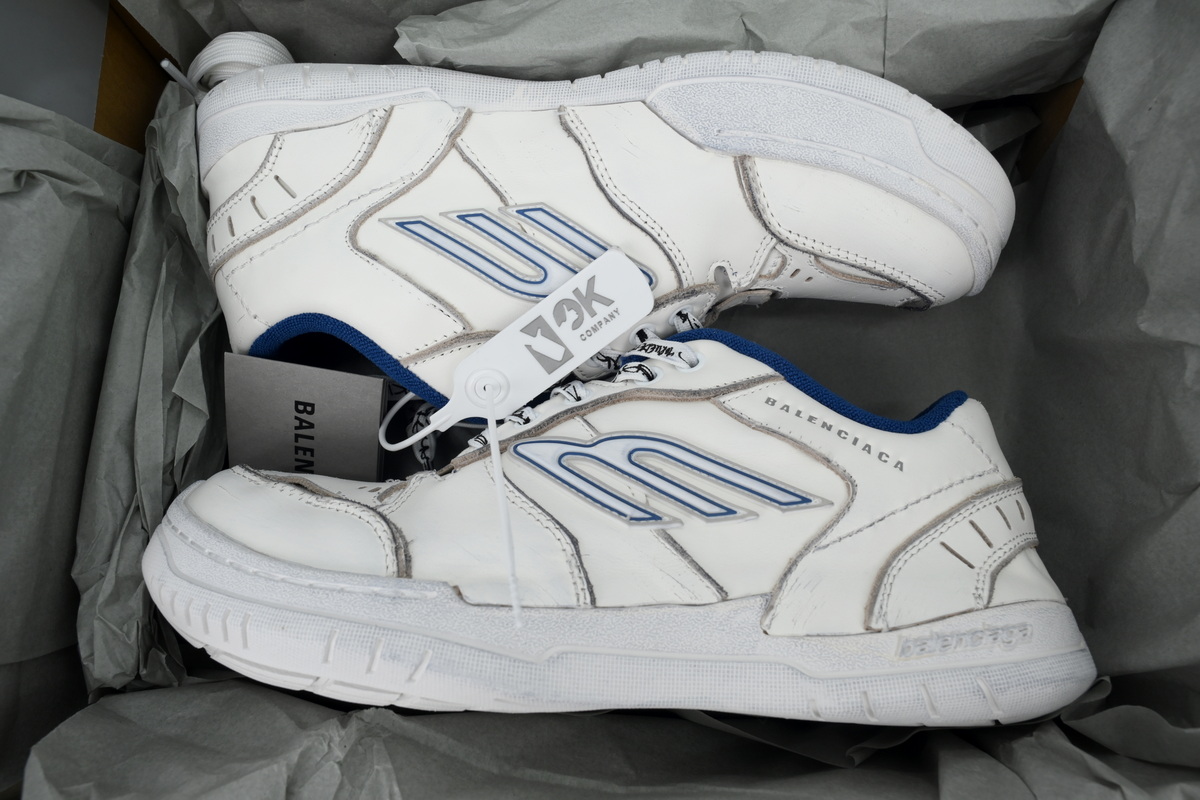 Balenciaga HAMPTONS WORN-OUT White Blue 841765 WCURB 9141