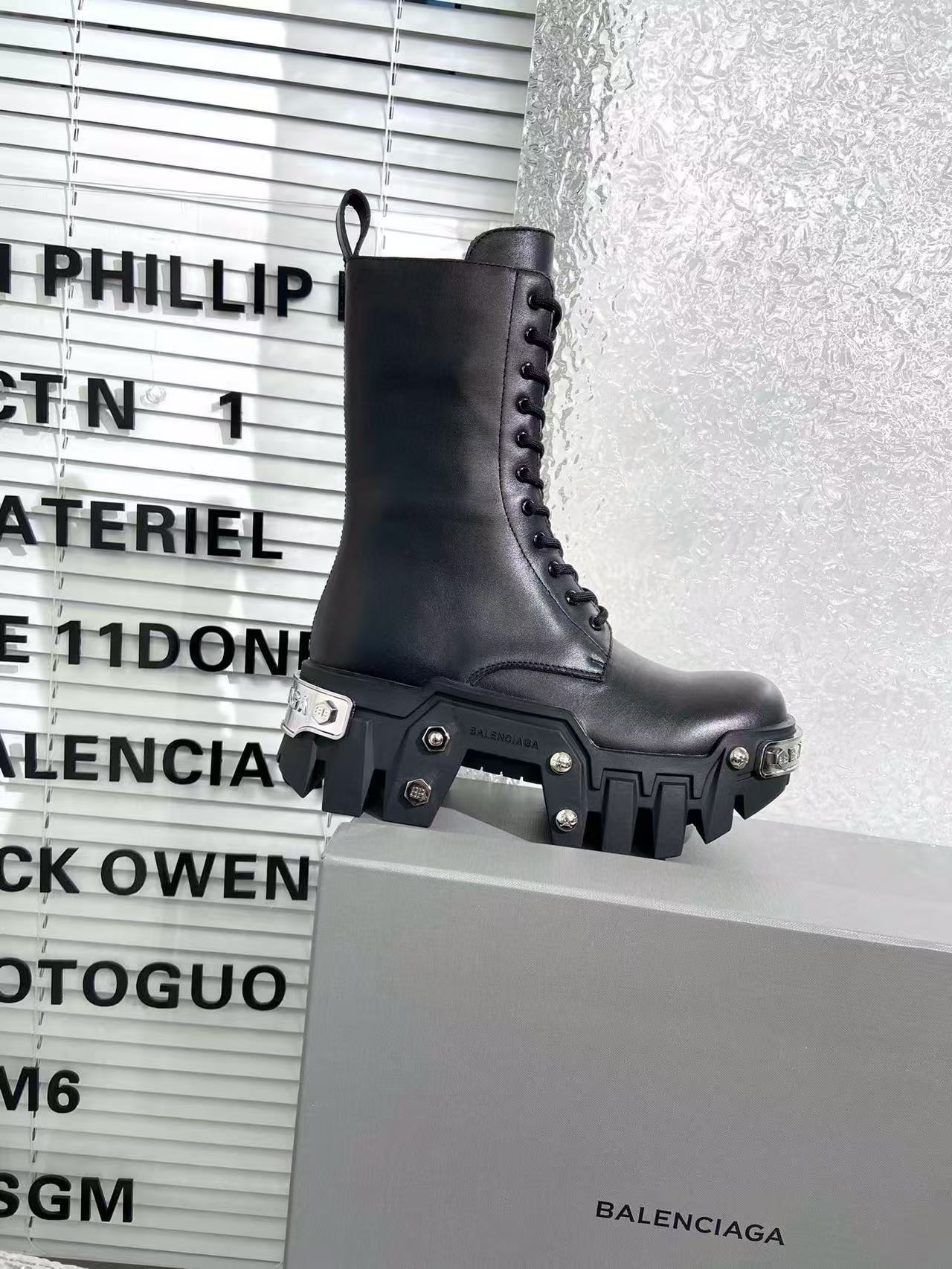 Balenciaga Bulldozer Platform Boots Black 1081