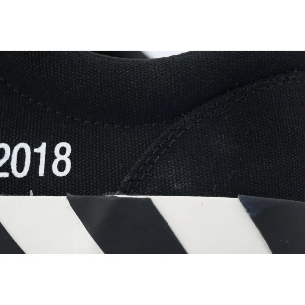 PK God Batch  Off-White Vulc Low Top 'Black' OMIA085E183510011000