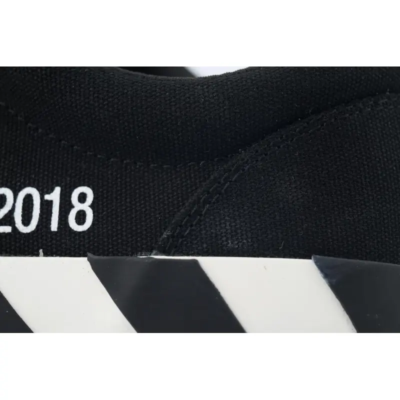 PK God Batch  Off-White Vulc Low Top 'Black' OMIA085E183510011000