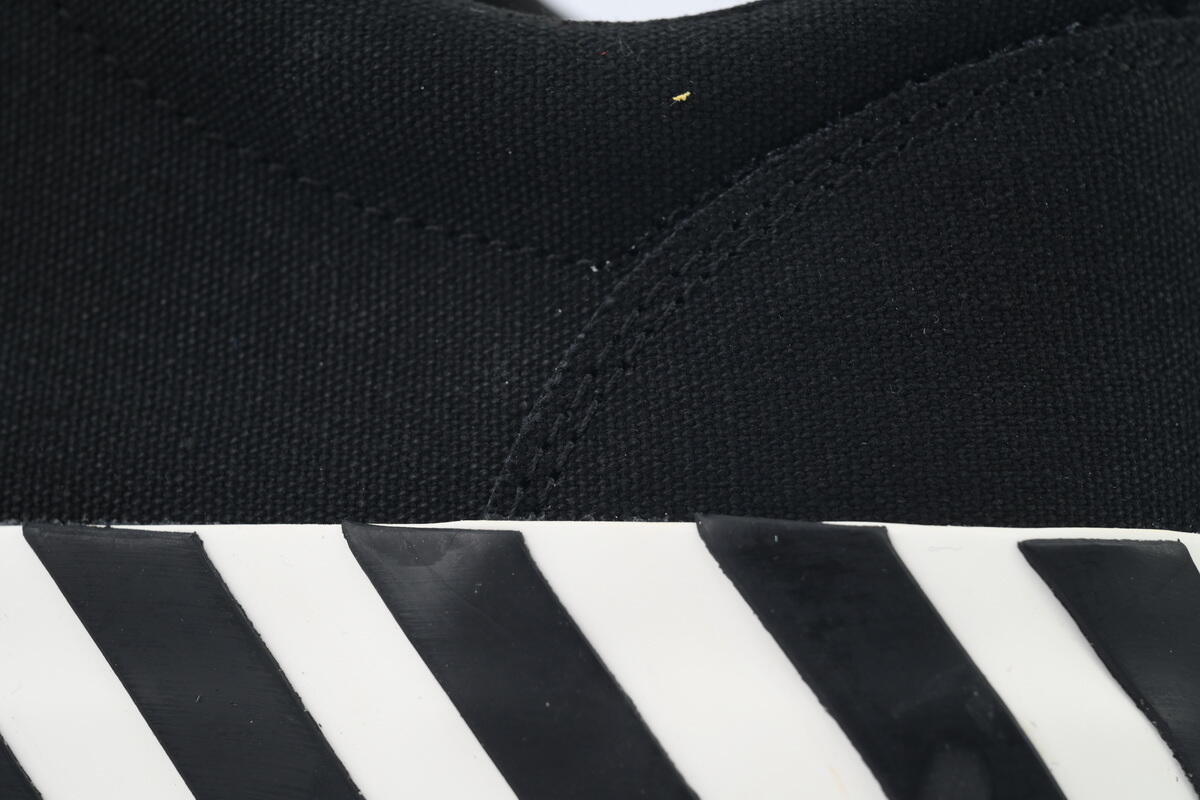 PK God Batch Off-White Vulc Low Black OWIA272C99FAB0011001