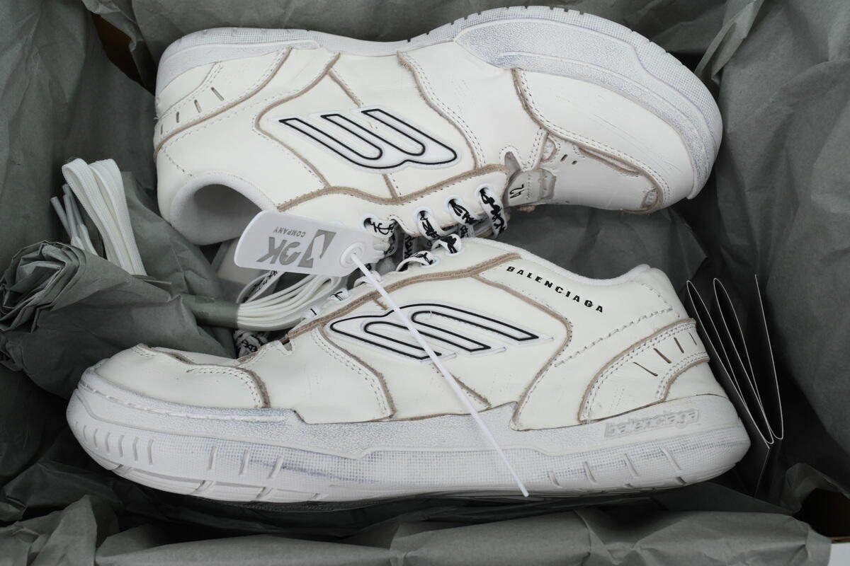 Balenciaga HAMPTONS WORN-OUT White 841763 WCURS 9000