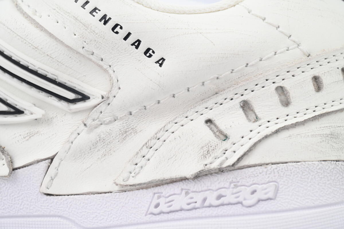 Balenciaga HAMPTONS WORN-OUT White 841765 WCURB 9141