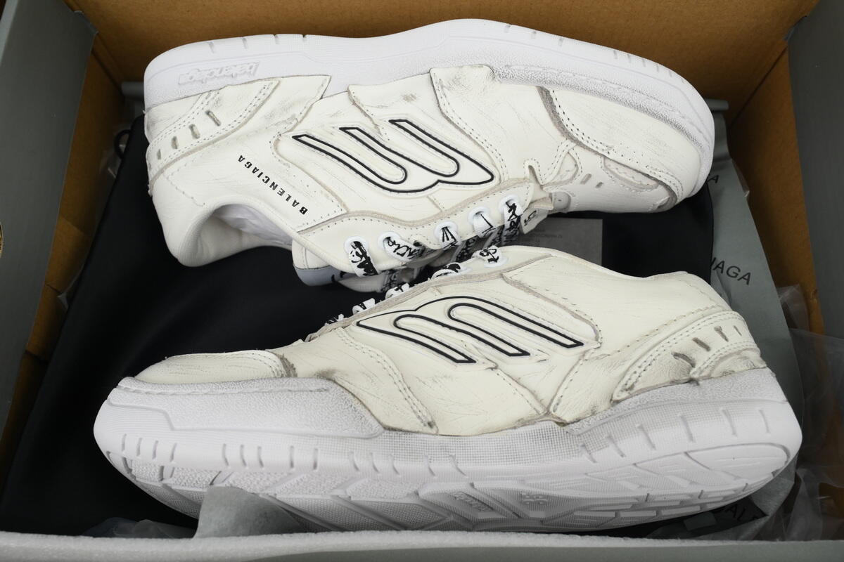 Balenciaga HAMPTONS WORN-OUT White 841765 WCURB 9141