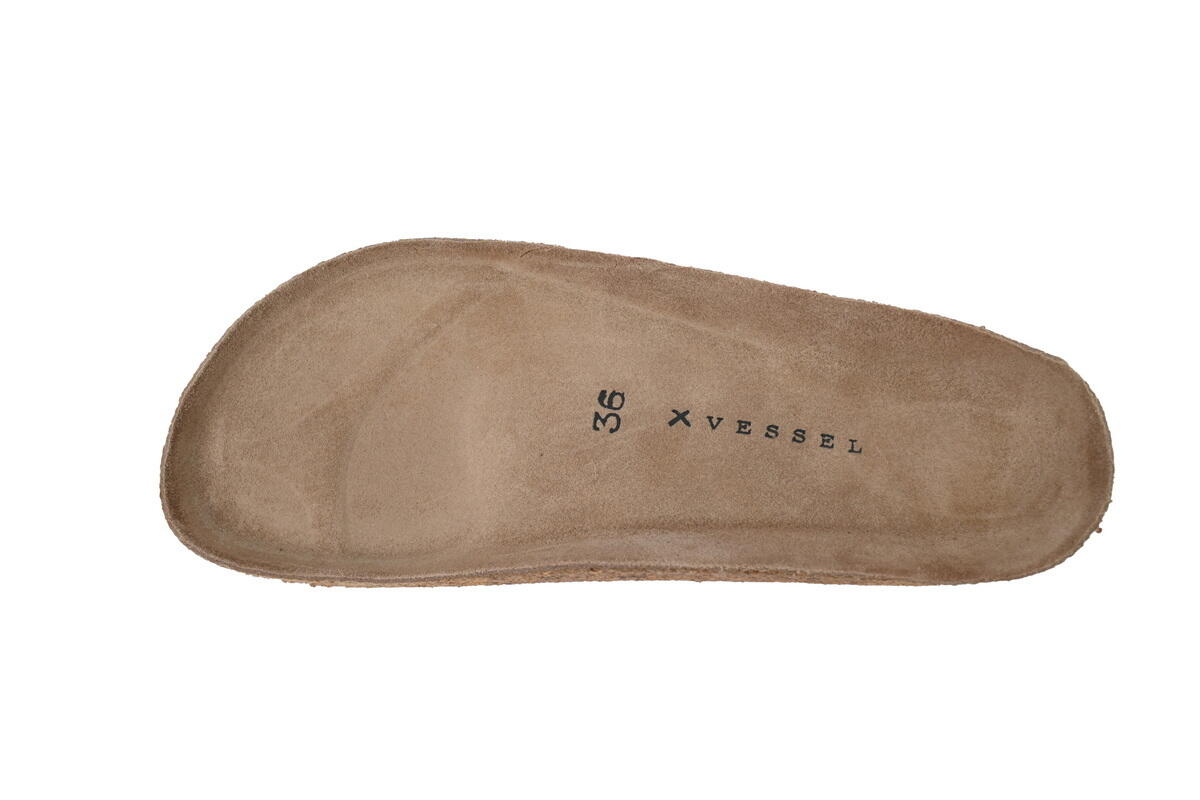 xVESSEL Cabin One Black And White