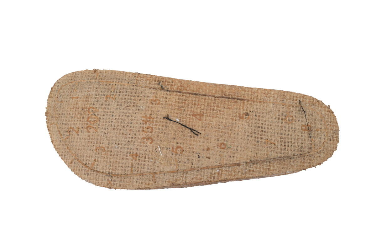 xVESSEL Cabin One Black And White