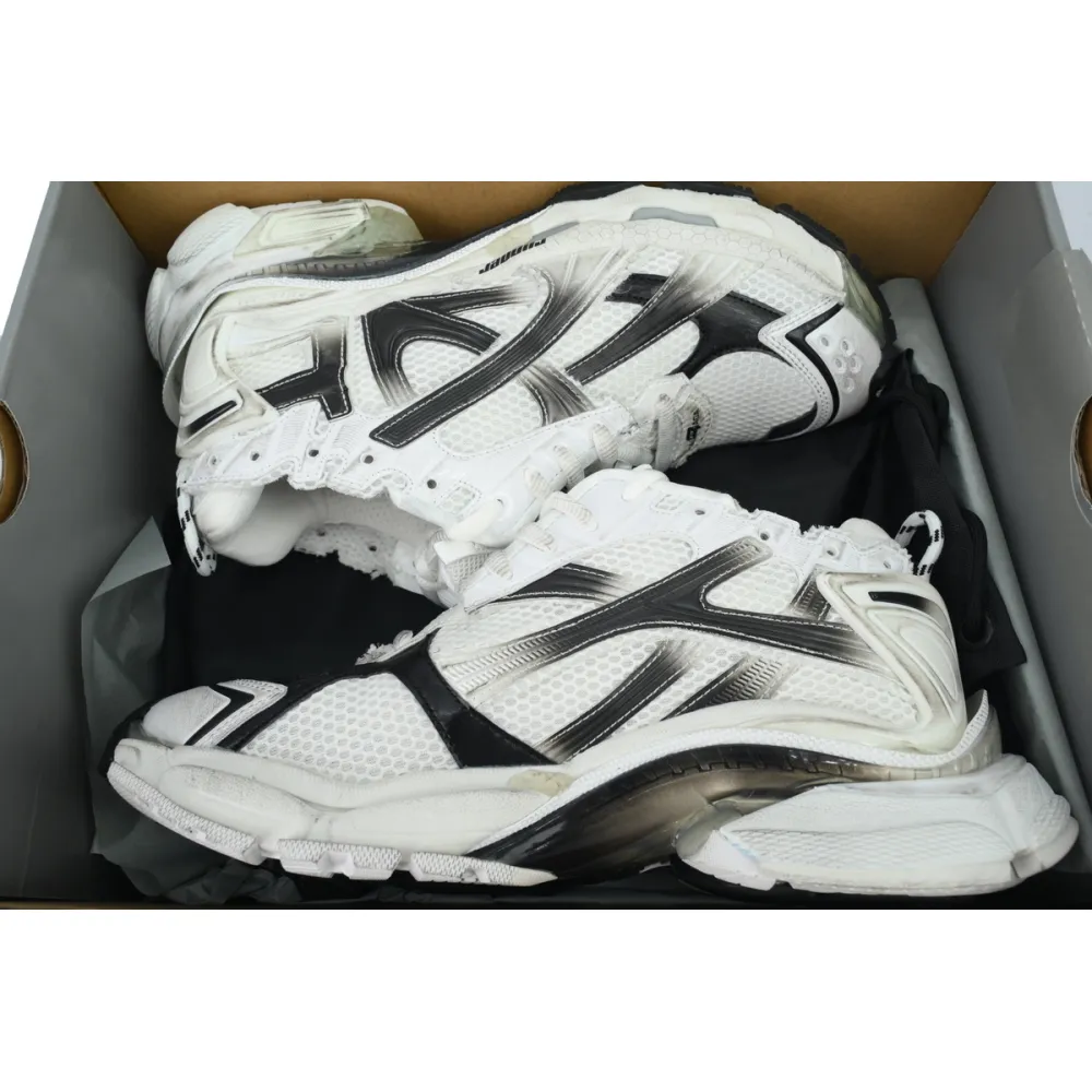 Balenciaga Runner Sneaker 'Gradient - White Black' 772774 WRUNG 9010