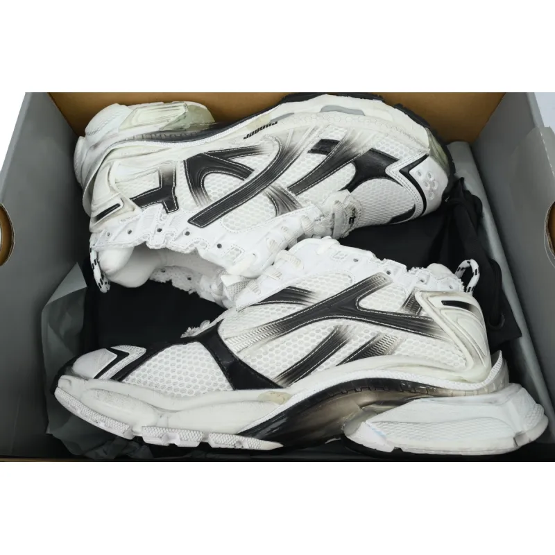 Balenciaga Runner Sneaker 'Gradient - White Black' 772774 WRUNG 9010