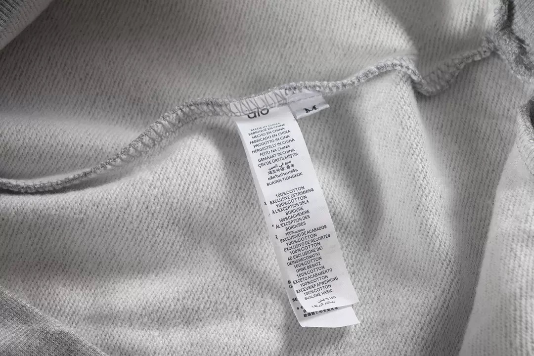 Alo Yoga Accolade 1/4 Zip Pullover Grey